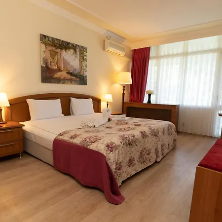 Troia Tusan מלון צ'נקלה