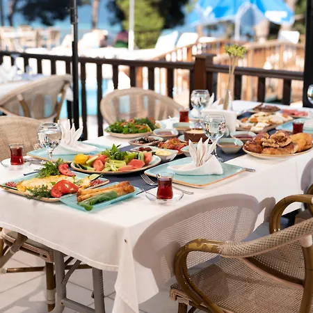 מלון Troia Tusan צ'נקלה