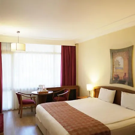 Hotel Troia Tusan