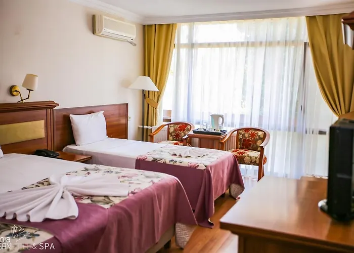 ホテル Troia Tusan 4*